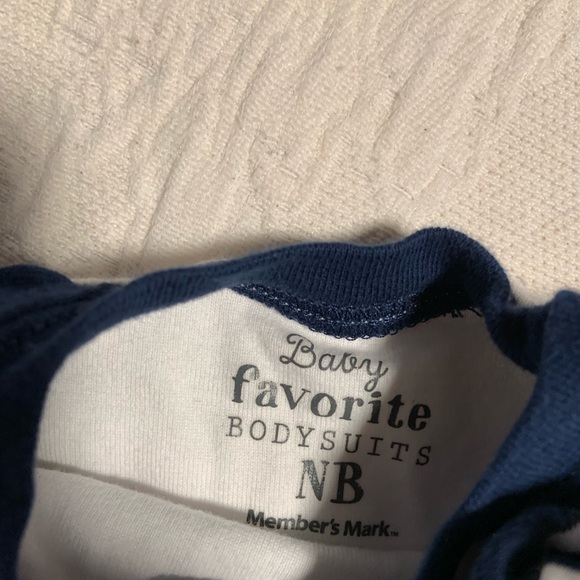 Baby boy NB tops - Picture 2 of 2